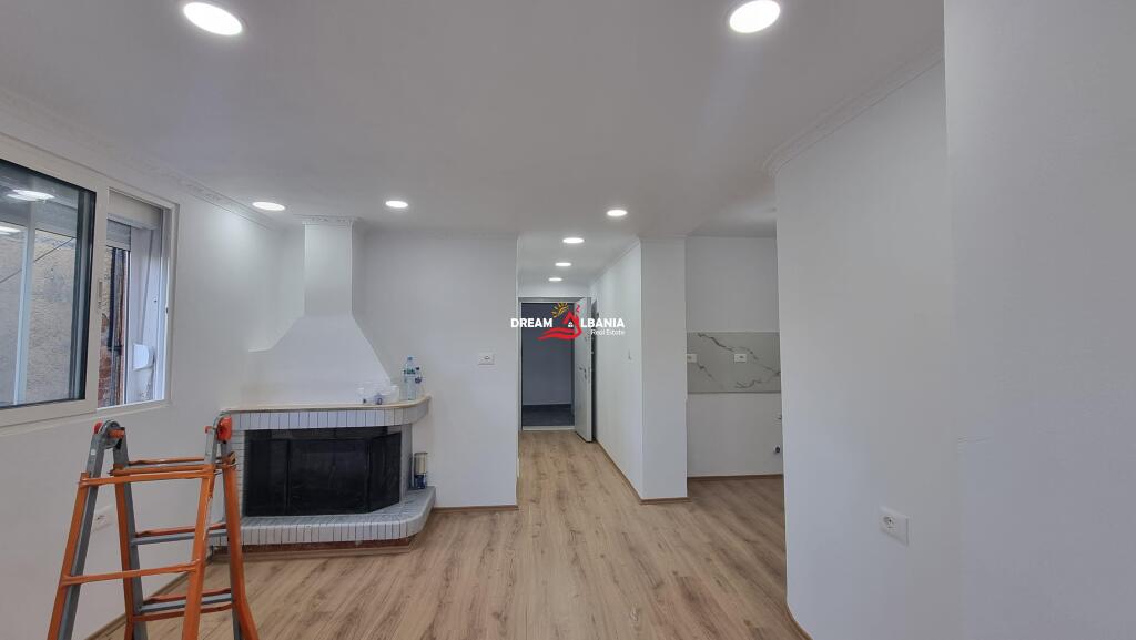 Apartment 2+1 for sale at the Paris Commune near Dinamo Stadium in Tirana (ID 4129529)