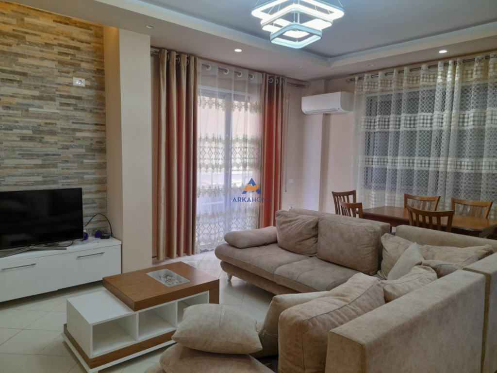 AFFITTASI APPARTAMENTO 2+1+BALCONE "VIA THESARI, FRESK" 500 EURO