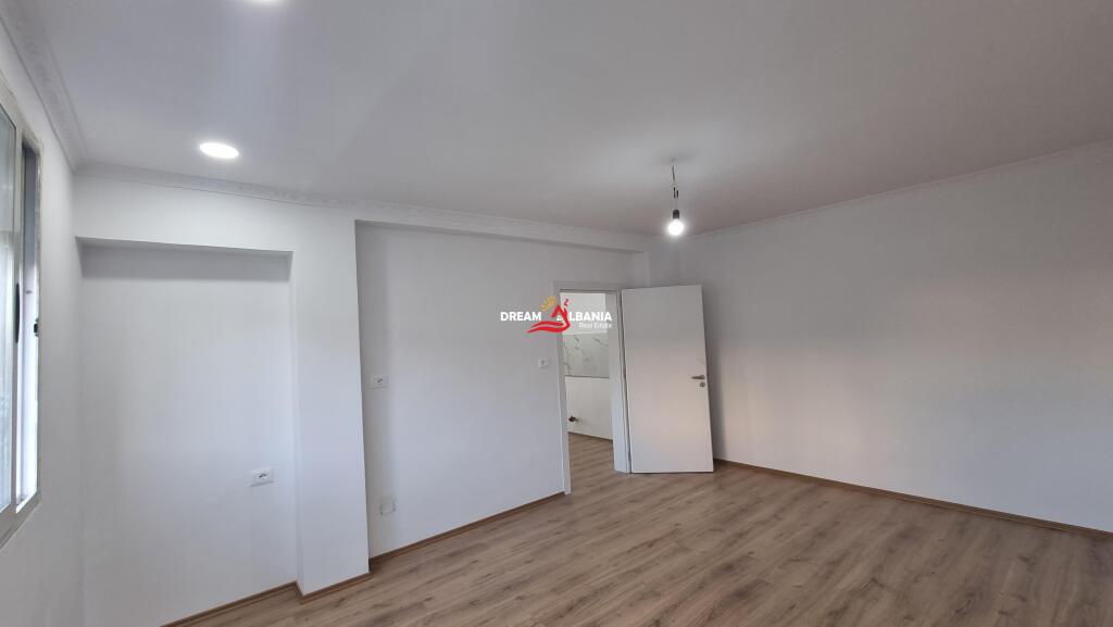 Apartment 2+1 for sale at the Paris Commune near Dinamo Stadium in Tirana (ID 4129529)