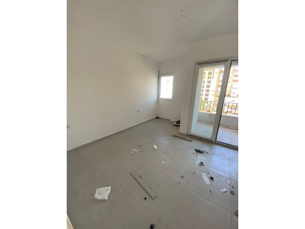 Apartment 1+1 for sale in Pazari Ri