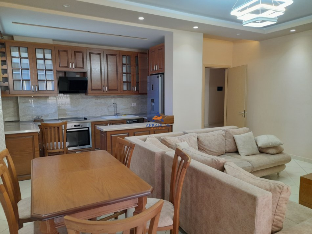 AFFITTASI APPARTAMENTO 2+1+BALCONE "VIA THESARI, FRESK" 500 EURO