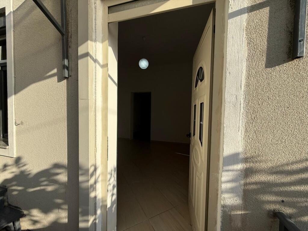 2+1,i mobikuar,hyrje private,sauk i ri cmimi 450 mije leke
