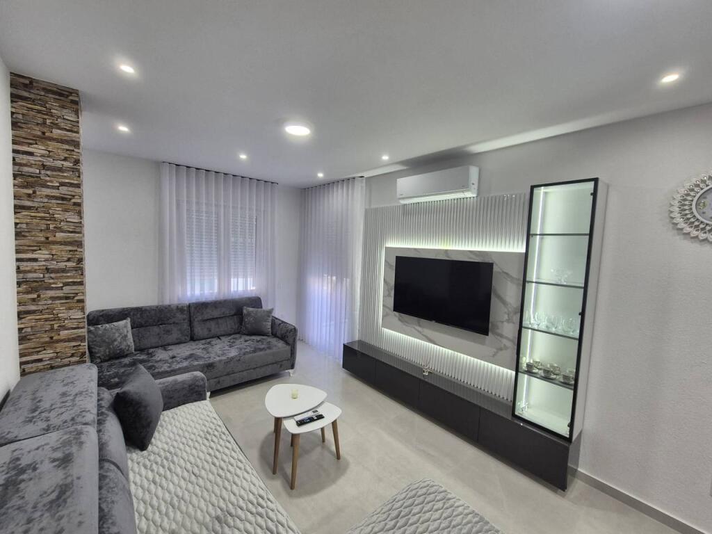 Rent apartment 1+1 Durres, Golem