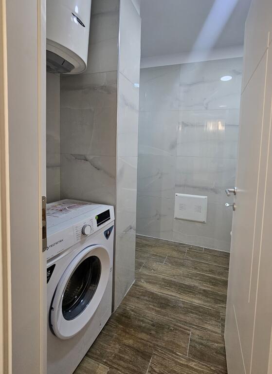 Hera e parë qe jepet me Qera: Garzoniere  sapo investuar * *(📍Porcelan - pranë Tv Klanit dhe Fakultetit EUROPIAN )* - Kt.1 - *300 €/Muaj* - Sp.30 m²