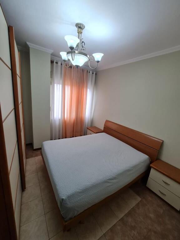 Apartament 3+1+2 WC+ 1 Lavanteri (📍Bulevardi Zogu i Parë, pranë Intesa San Paolo)
