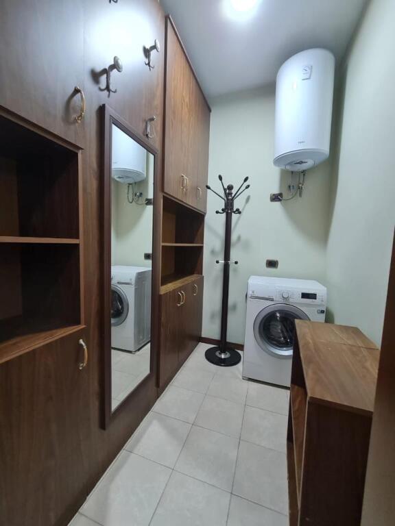 Apartament 3+1+2 WC+ 1 Lavanteri (📍Bulevardi Zogu i Parë, pranë Intesa San Paolo)