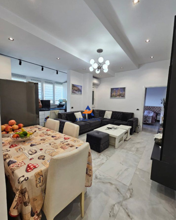 JEPET ME QERA APARTAMENT 1+1+BALLKON TE " RRUGA RRAPO HEKALI, KODRA E DIELLIT" 550 EURO (I DISKUTUESHEM)