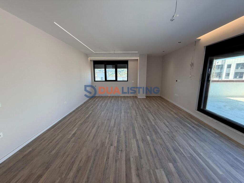We sell a 3+1 apartment with a veranda at Urban Gate in Astir