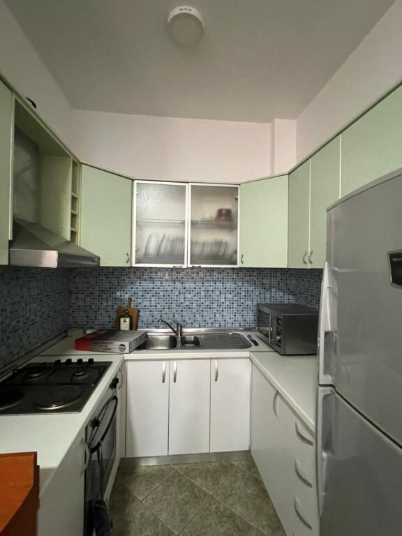 Apartament 3+1 Me Qira në Komunën e Parisit, Tiranë - 650€ | 100 m²