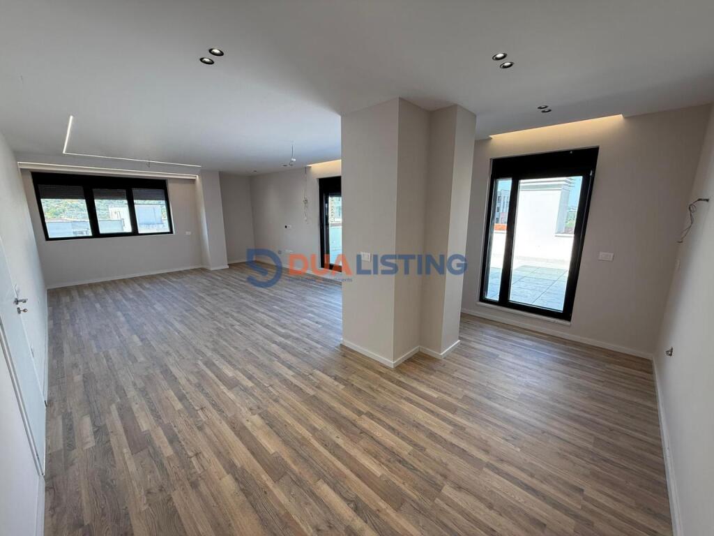 We sell a 3+1 apartment with a veranda at Urban Gate in Astir