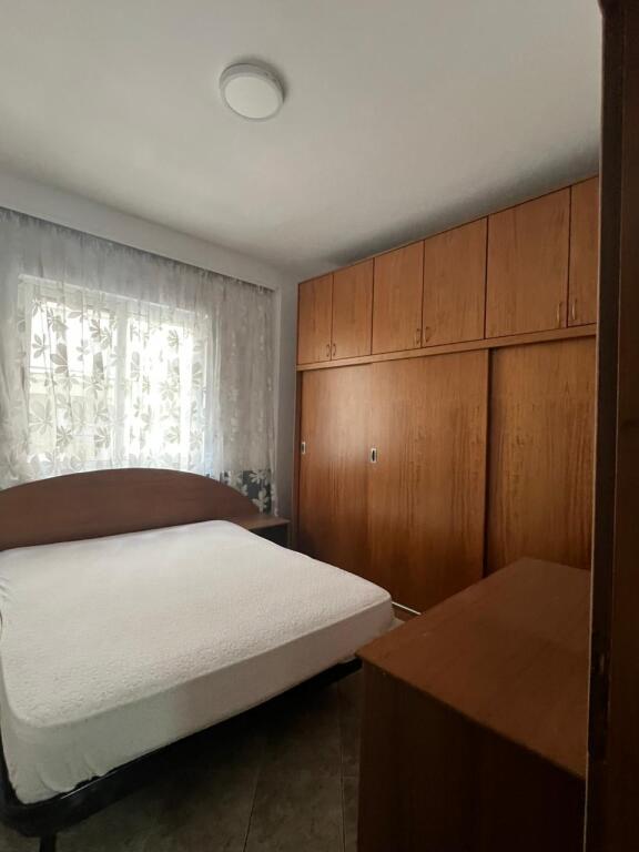 Apartament 3+1 Me Qira në Komunën e Parisit, Tiranë - 650€ | 100 m²