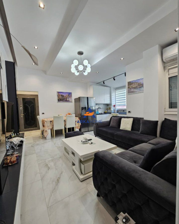 JEPET ME QERA APARTAMENT 1+1+BALLKON TE " RRUGA RRAPO HEKALI, KODRA E DIELLIT" 550 EURO (I DISKUTUESHEM)