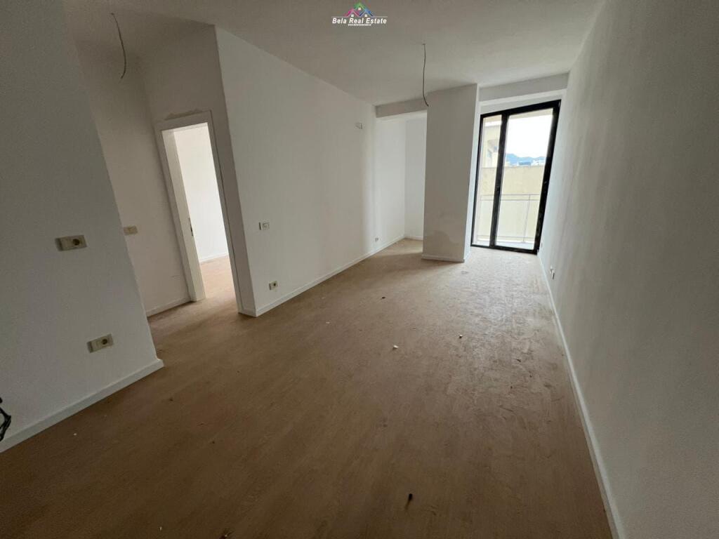Zyre Me Qera 1+1 Tek Mine Peza (ID BZ2703) Tirane
