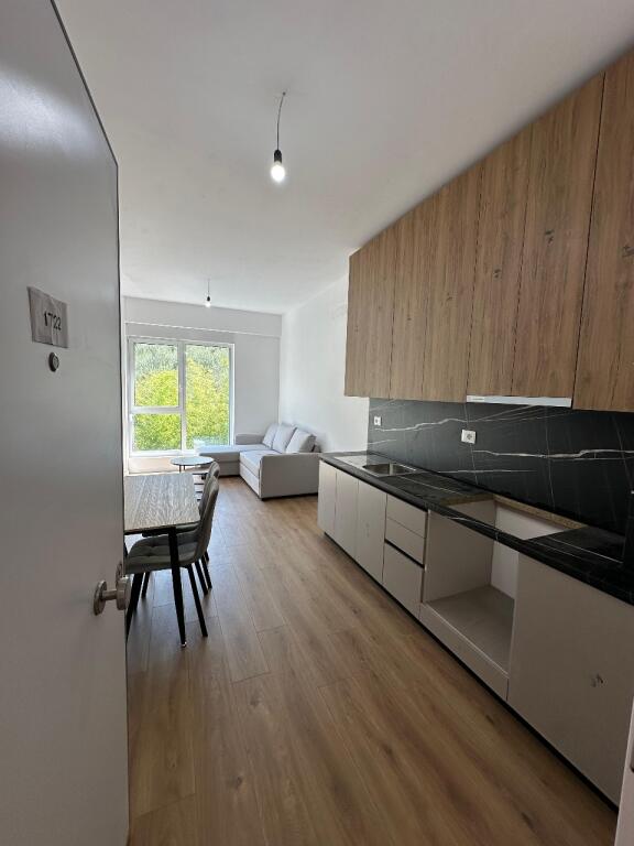 Shitet,Apartament 1+1 Fresku,Tirana.