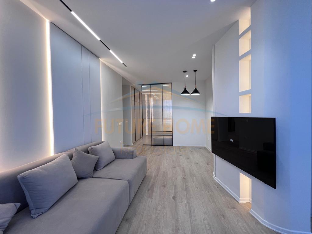 Shitet apartament 2+1 , 21 Dhjetori