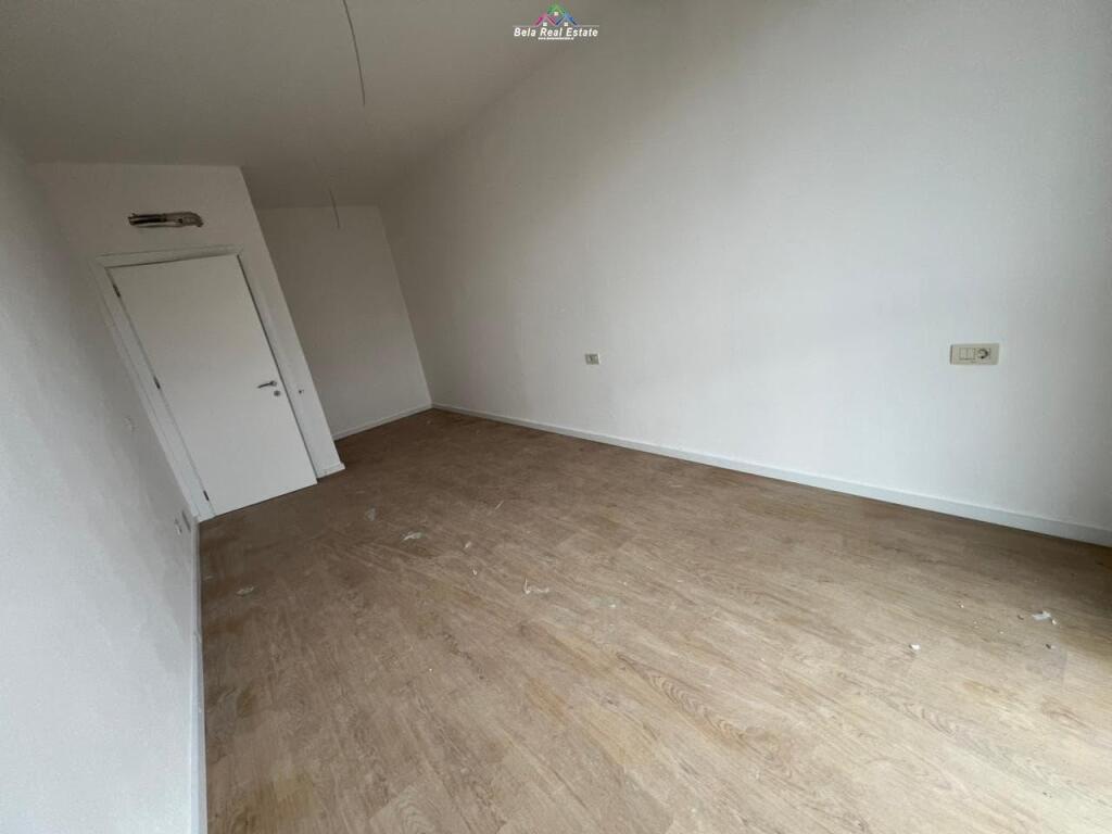 Zyre Me Qera 1+1 Tek Mine Peza (ID BZ2703) Tirane