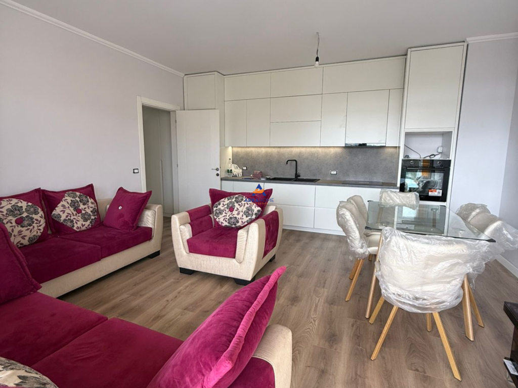 AFFITTASI APPARTAMENTO 2+1+BALCONE "NUOVO BOULEVARD" 55.000 LEKE.