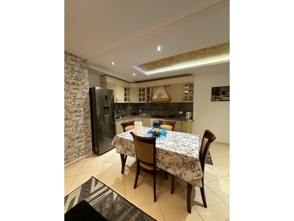 FOR SALE 2+1 APARTMENT ON ELBASAN STREET