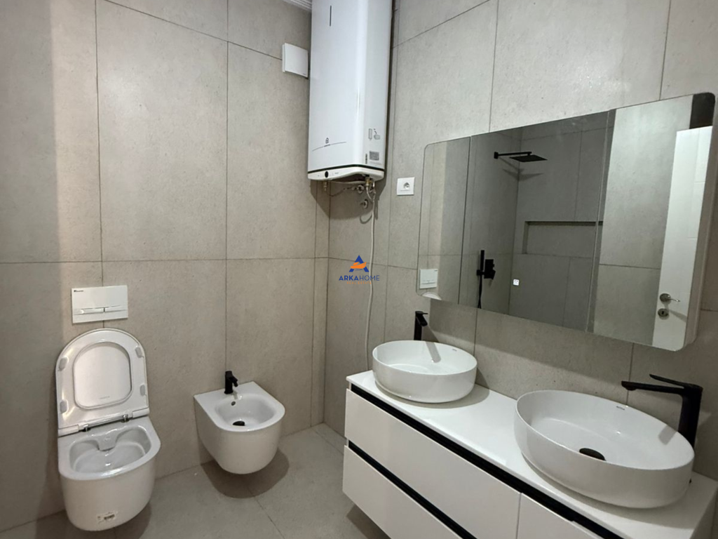 AFFITTASI APPARTAMENTO 2+1+BALCONE "NUOVO BOULEVARD" 55.000 LEKE.
