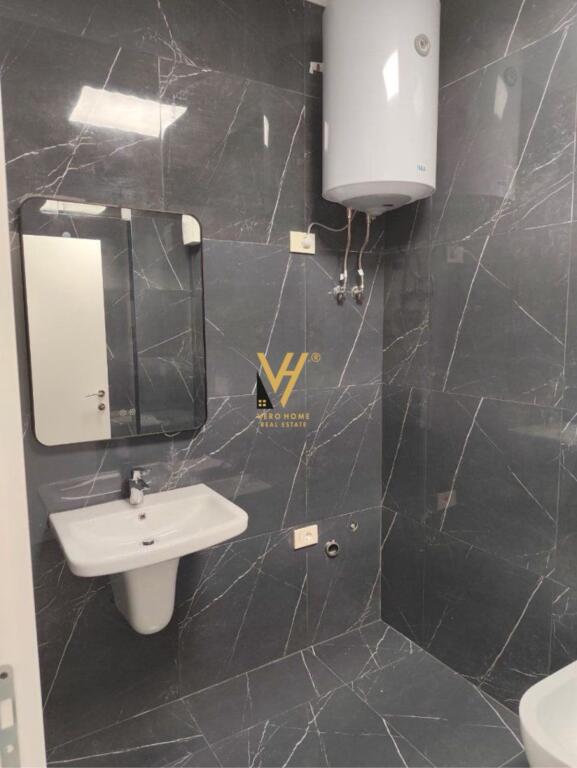 OFFICE 75 M2 FOR RENT AT MINE PEZA 580 EURO