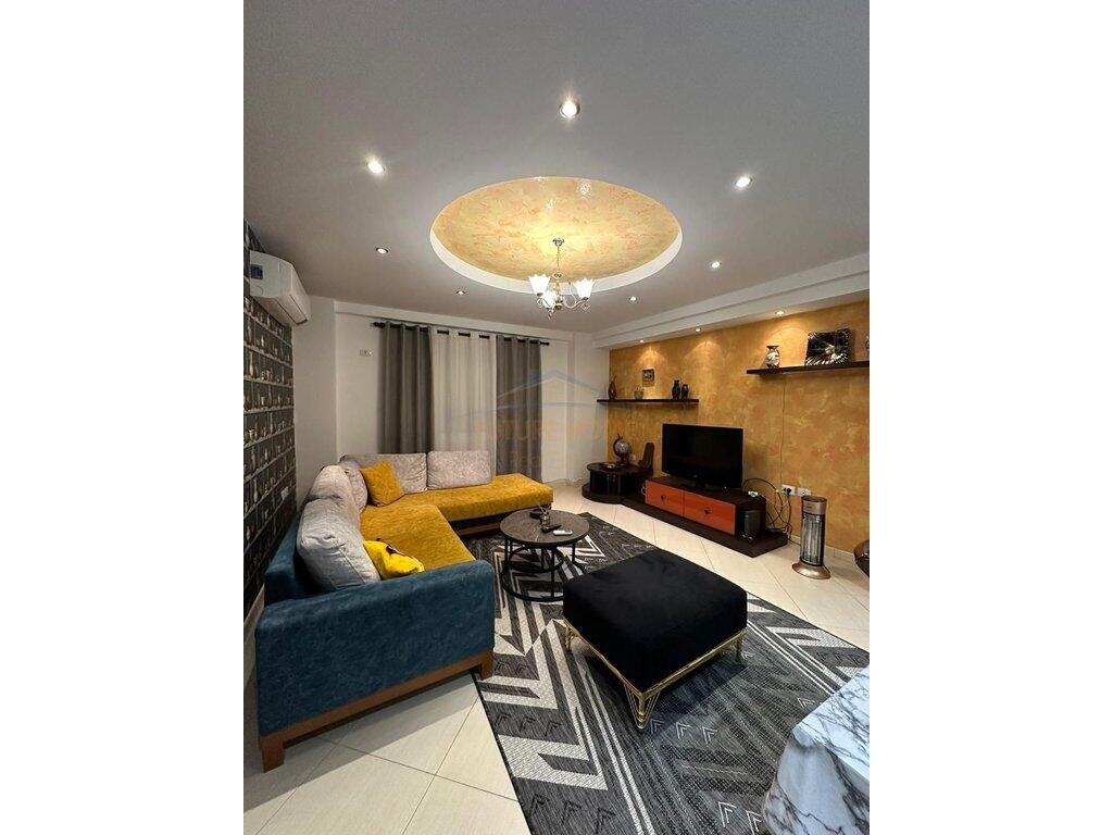 FOR SALE 2+1 APARTMENT ON ELBASAN STREET