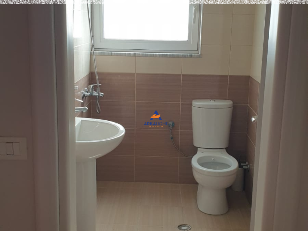 AFFITTASI 3° PIANO DI UNA VILLA 3+1+2 BALCONI "FRESK" 650 EURO