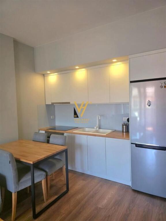 JEPET APARTAMENT 1+1+BLK ME QERA TE LIQENI I THATE 60.000 LEKE
