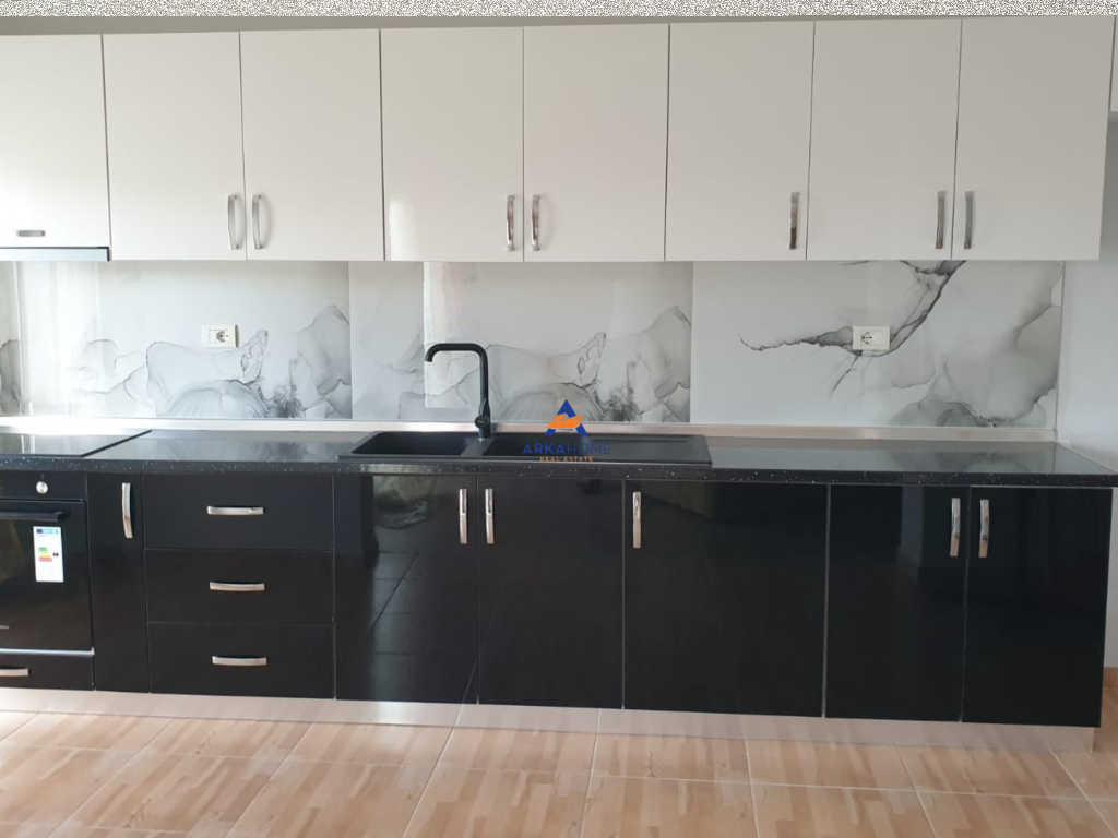AFFITTASI 3° PIANO DI UNA VILLA 3+1+2 BALCONI "FRESK" 650 EURO