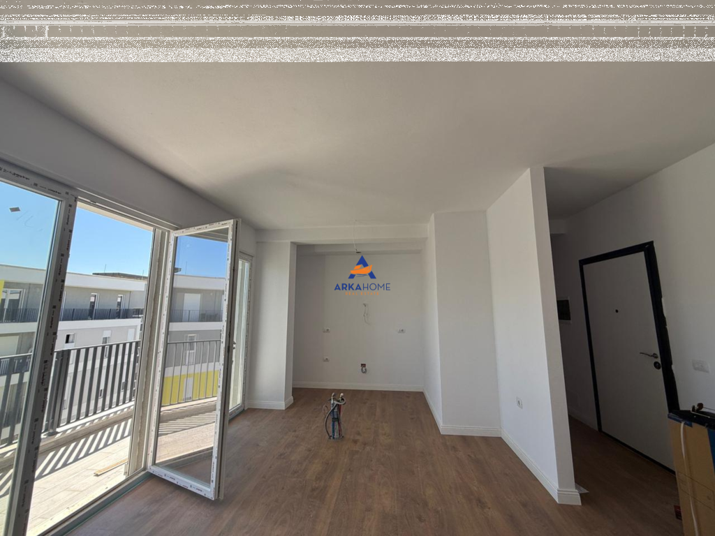 JEPET ZYRE ME QERA 116M2 "TE UNIVERS CITY,PRANE QTU" 550 EURO