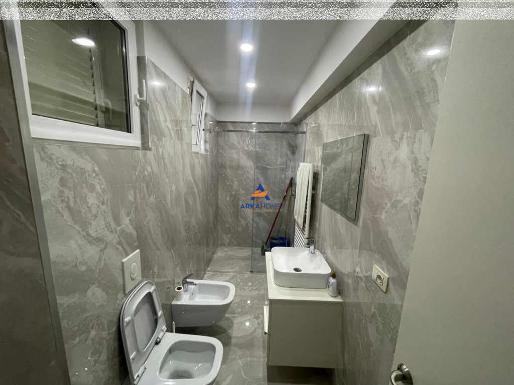JEPET APARTAMENT ME QERA 2+1+2BALLKONE TE "REZIDENCA KODRA E DIELLIT 1" 1500 EURO