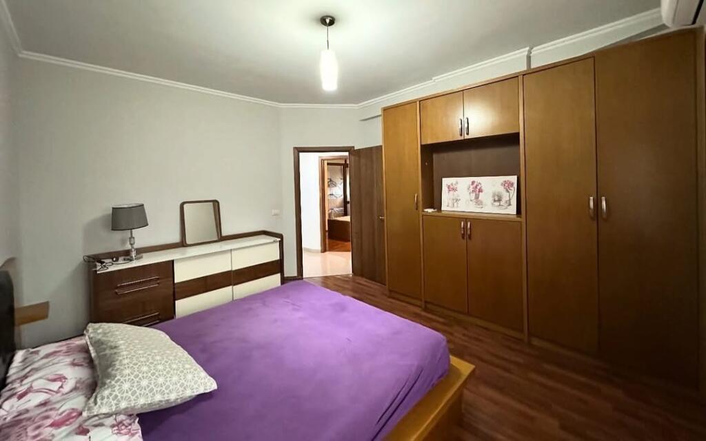 📢 Apartment 3+1+2 for sale on Kavaja Street! 🏡