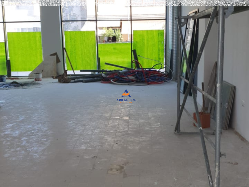 LOCALE COMMERCIALE IN AFFITTO 220M2 IN "VIA ALI SHEFQETI" 4200 EURO