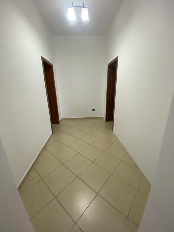 2+1,i mobiluar te bkt sauk i ri,cmimi 450 euro