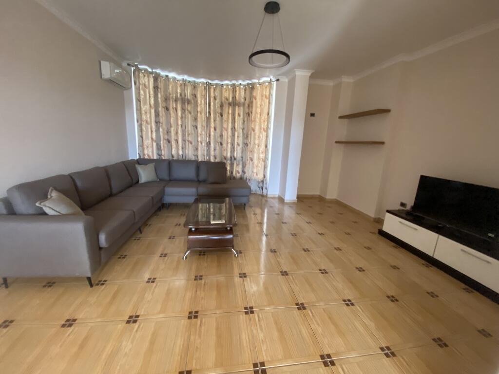 Jepet vile 3 kateshe,sauk i ri te bkt ja,cmimi 1200 euro