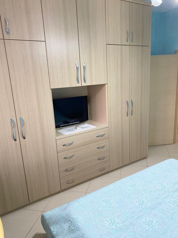 🏡 Shitet Apartament 1+1 + 2 Banjo + Bllk – Kodra e Diellit
