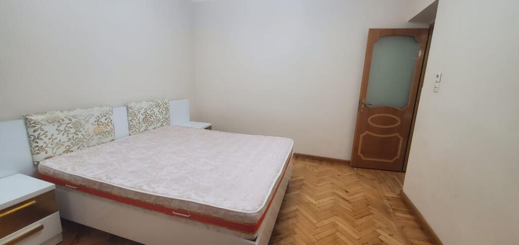 Jepet me Qira 2+1+parkim Afer Qendres