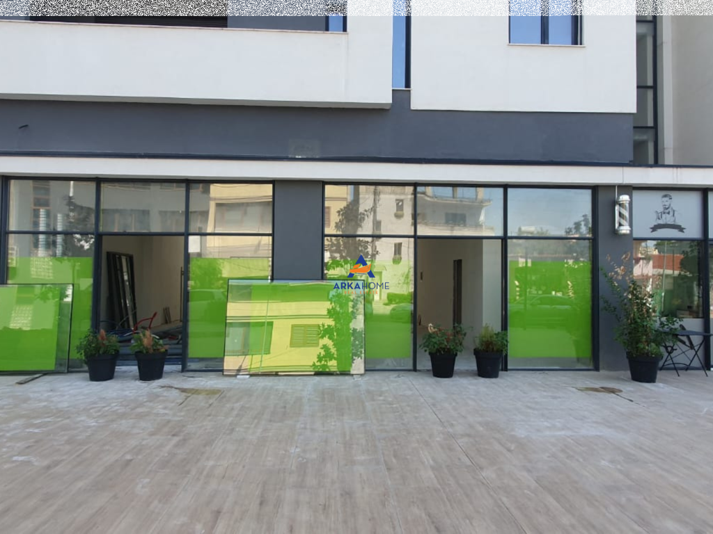 LOCALE COMMERCIALE IN AFFITTO 220M2 IN "VIA ALI SHEFQETI" 4200 EURO
