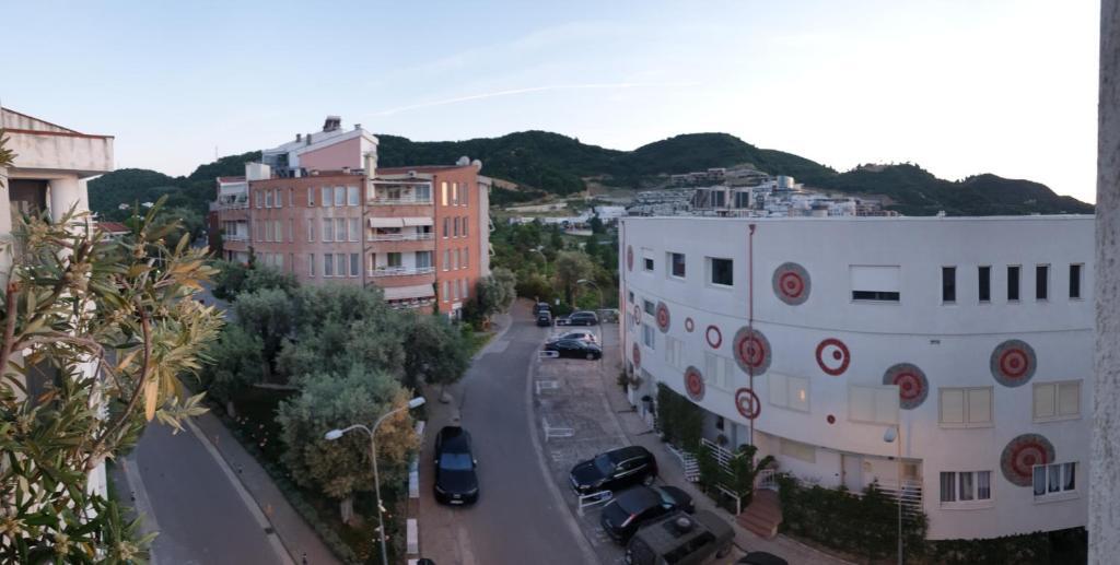 Shitet apartament 2+1 tek Rezidenca kodra e diellit 1