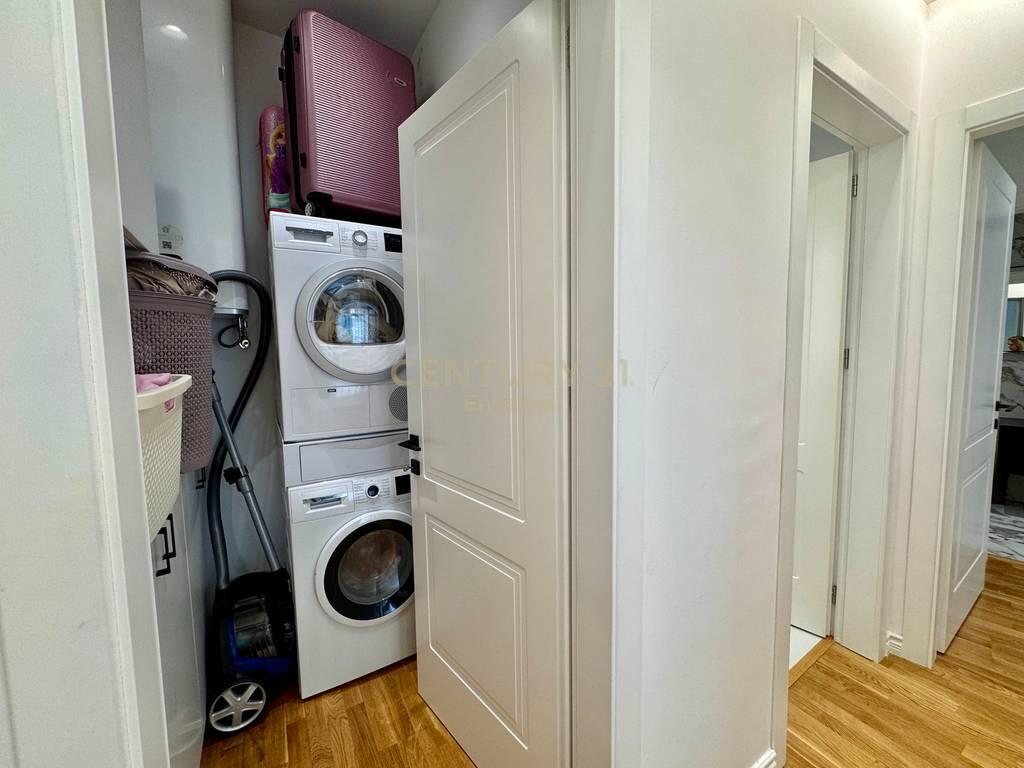 Apartament 2+1+2 + Post Parkimi per shitje ne Lake View Residence
