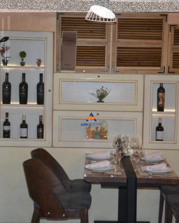 AFFITTASI RISTORANTE 157 M2 "VICINO ALLA SCUOLA QEMAL STEFA, ZOGU ZI" 2200 EURO