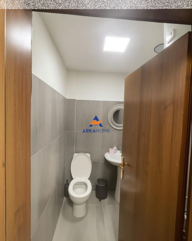 JEPET AMBIENT BIZNESI ME QERA 70M2 "BLLOK" 800 EURO