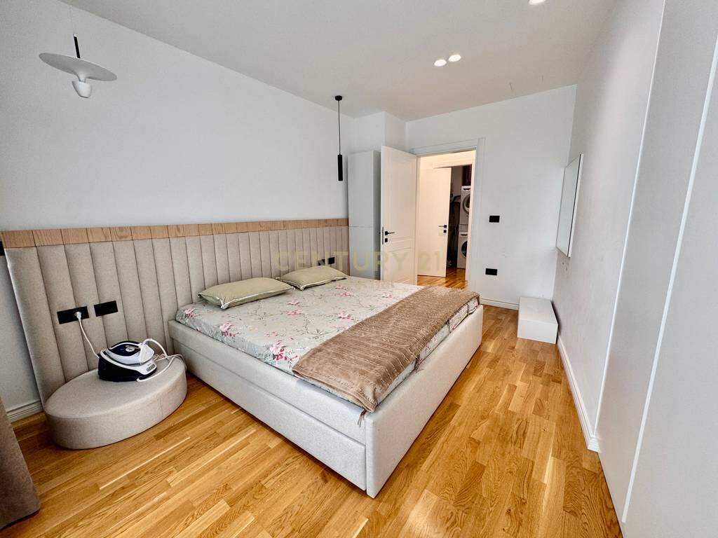 Apartament 2+1+2 + Post Parkimi per shitje ne Lake View Residence