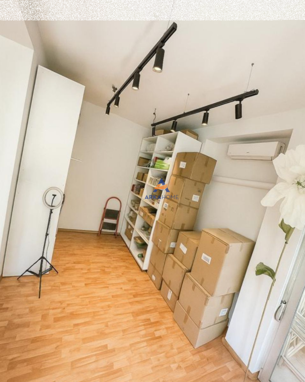 JEPET AMBIENT BIZNESI ME QERA 70M2 "BLLOK" 800 EURO