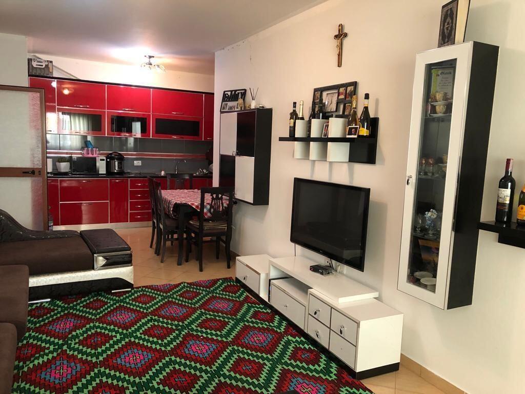 APARTAMENT ME QERA 2+1 5 MAJI 55.000 LEKE