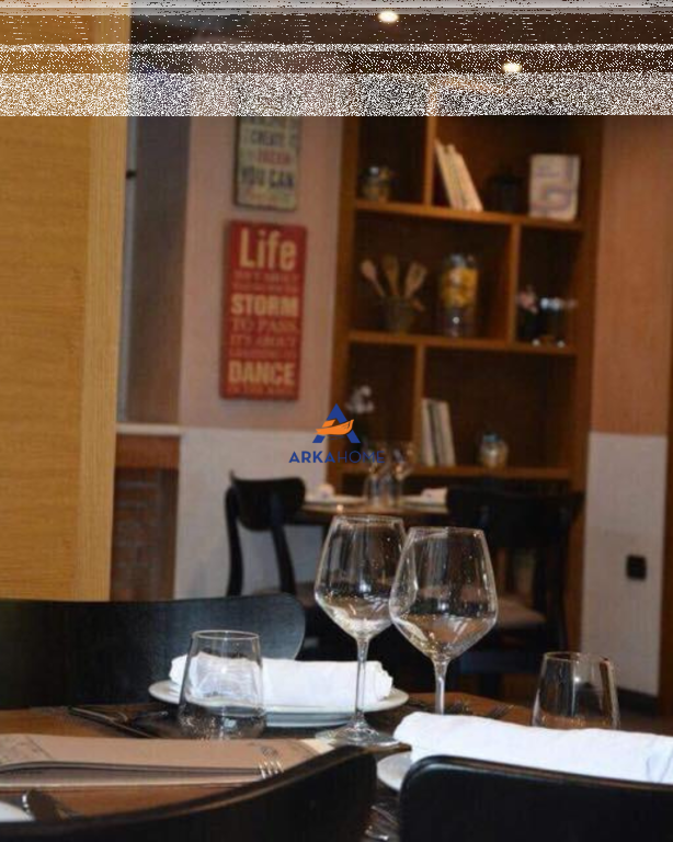AFFITTASI RISTORANTE 157 M2 "VICINO ALLA SCUOLA QEMAL STEFA, ZOGU ZI" 2200 EURO