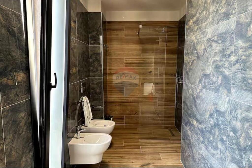 Apartment - For Sale - Kongresi I Manastirit Street, Tirana