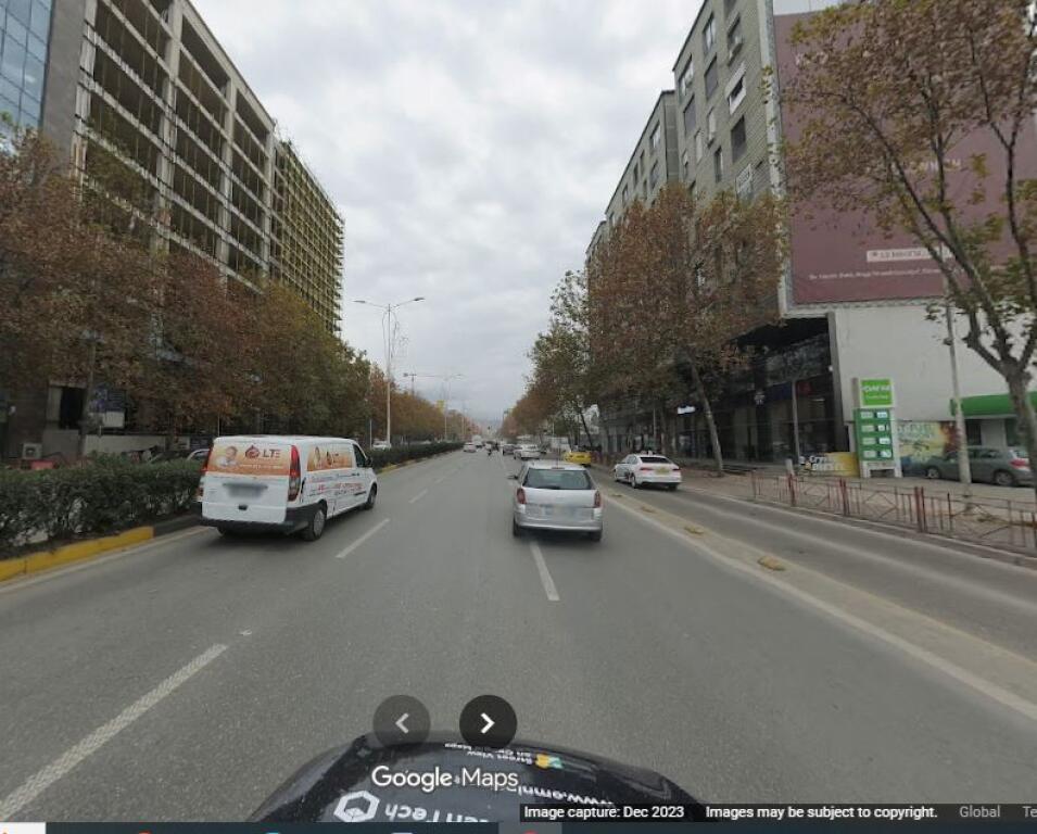Jepet me qera ambient njesi biznesi/dyqan ne rrugen Dritan Hoxha, buze rruge (ID 42711135)
