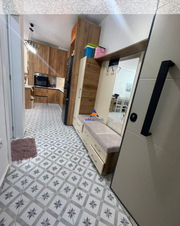 JEPET ME QERA APARTAMENT 1+1+2BALLKONE+POST PARKIMI "TE KOMPLEKSI GOLDEN PARK, KOMBINAT" 51000 LEKE