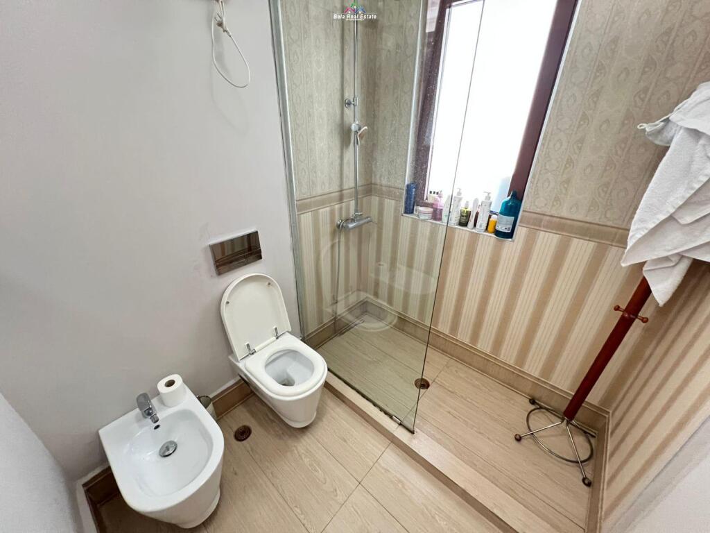 Penthouse Ne Shitje 3+1+2 Ne Qender (ID B130103) Tirane.