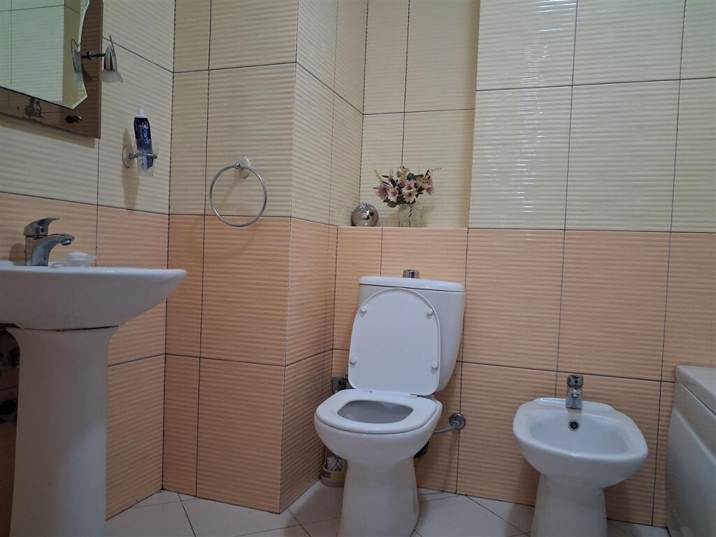 APARTAMENT ME QERA 1+1 QENDER 69.000 LEKE